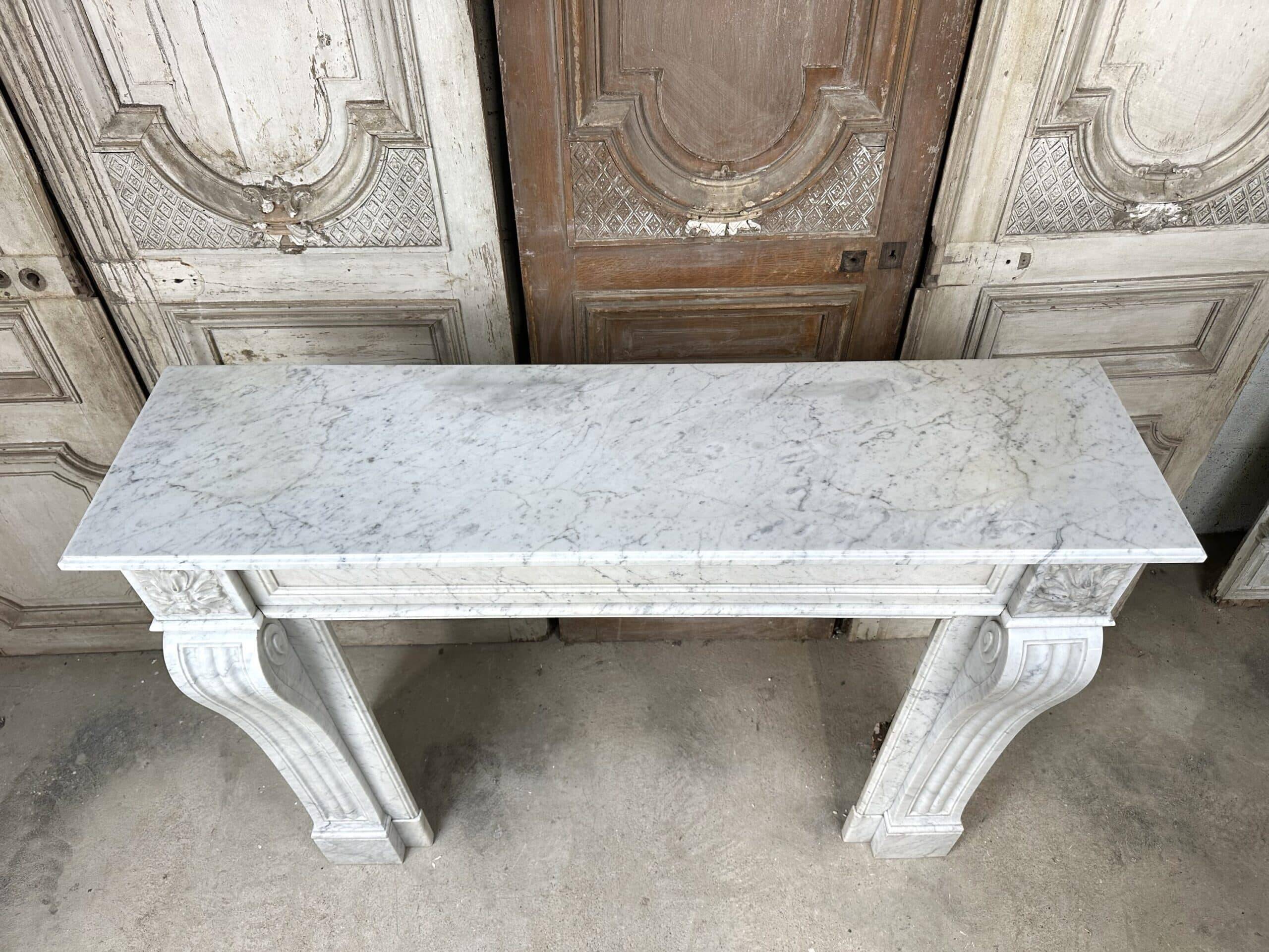 Cheminée en marbre blanc de carrare style Louis XVI vers 1890