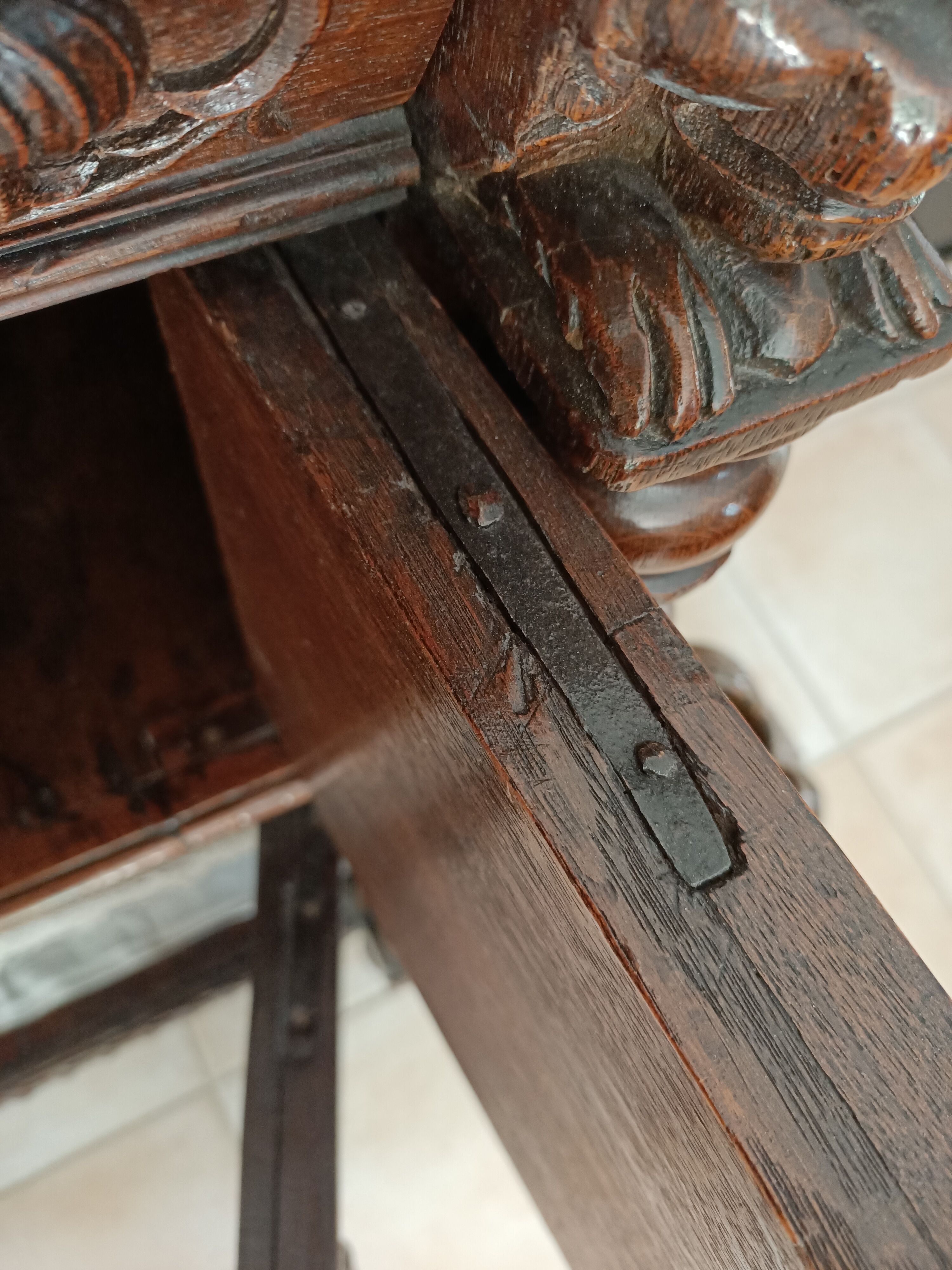 Dutch credenza XVIIE solid oak