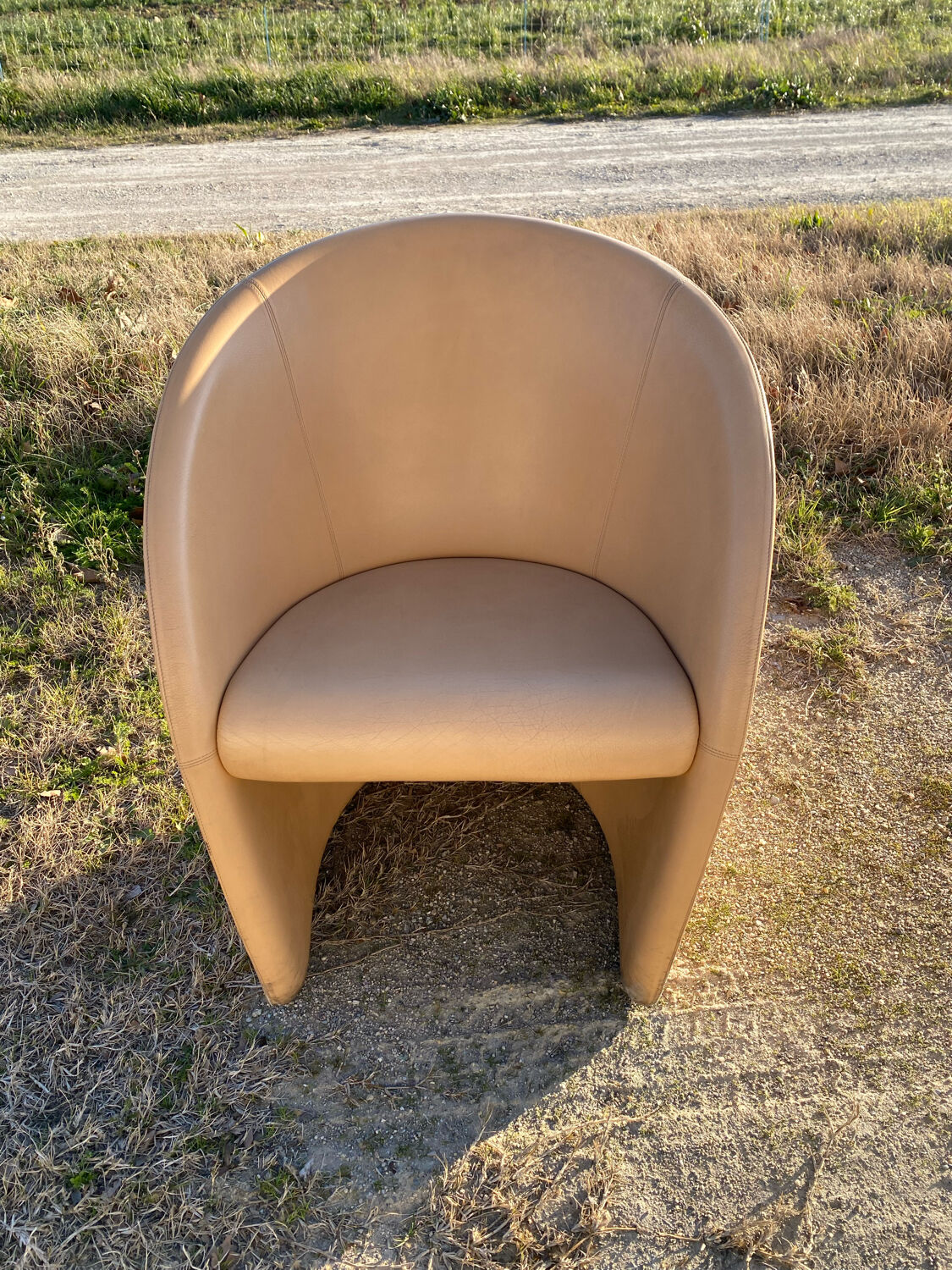 Leather armchair poltrona frau intervista