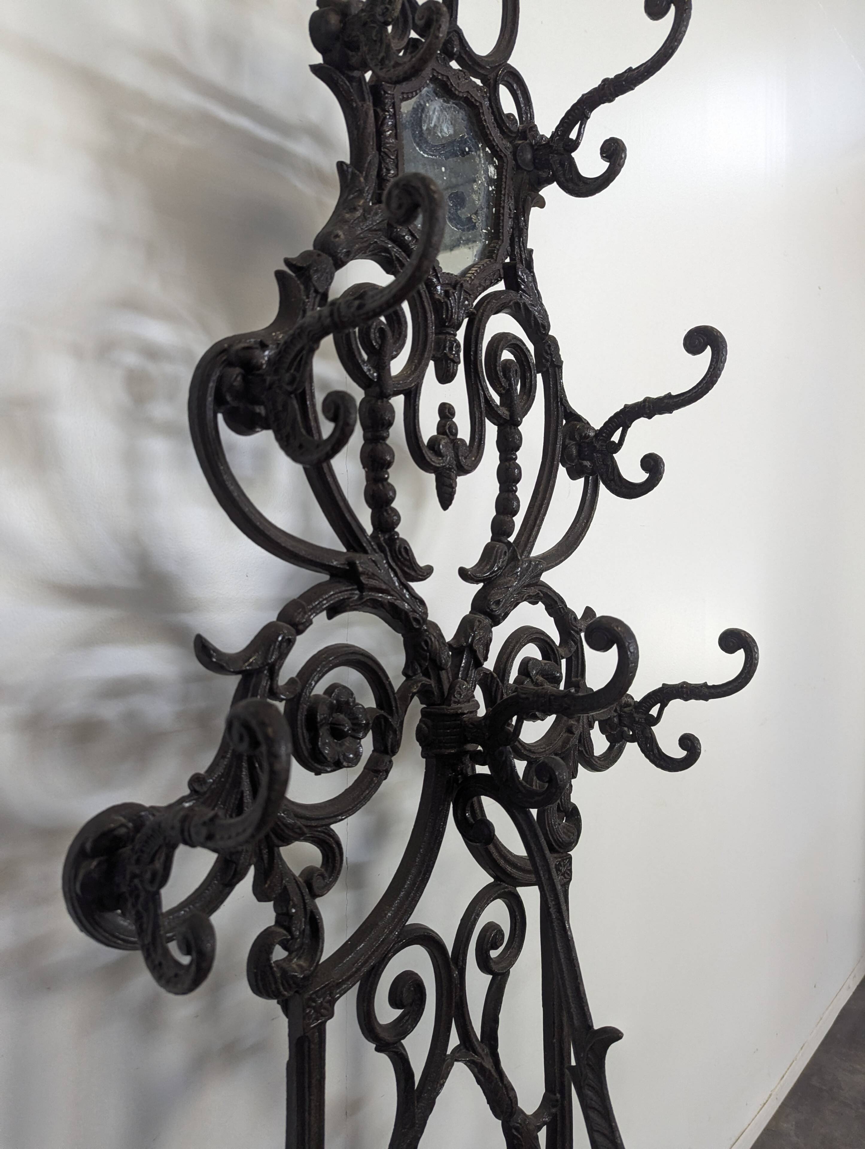 Cast iron coat rack for the cloakroom.