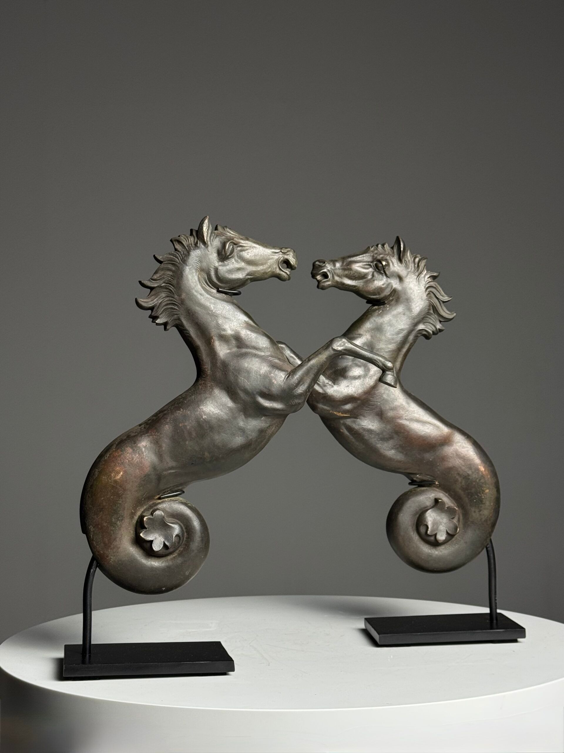 Hippocampes en bronze sur socle 1960