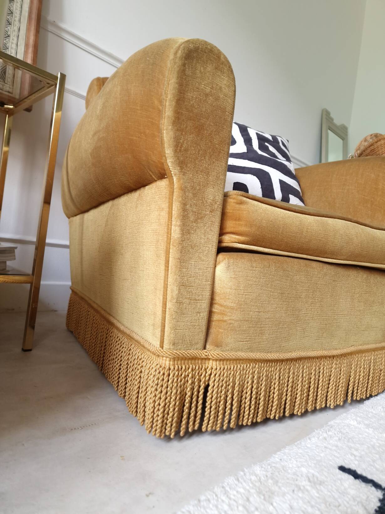 Pair of velvet armchairs