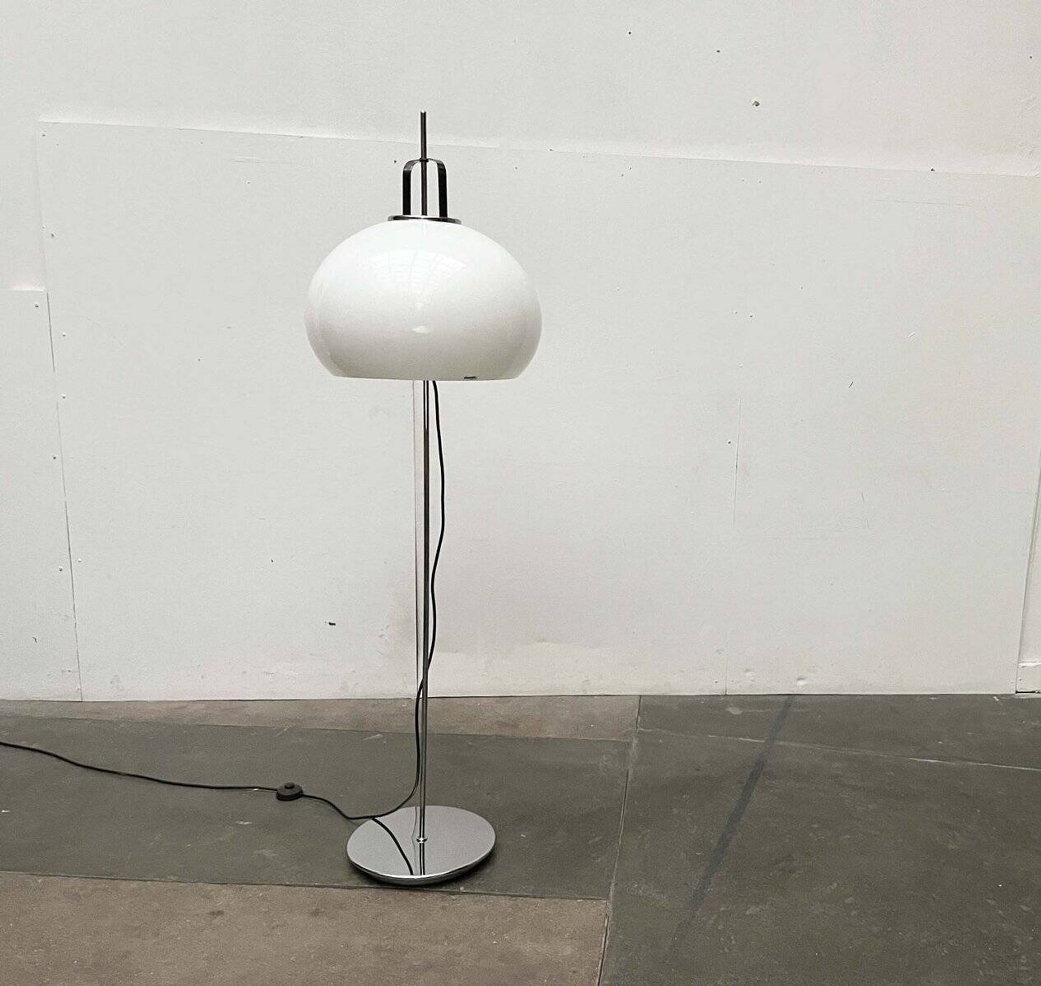 Lucerna floor lamp, Space Age model, modern Italian mid-century by Guzzini for iGuzzini, 1960s.