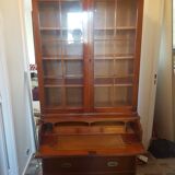 Marine-style showcase