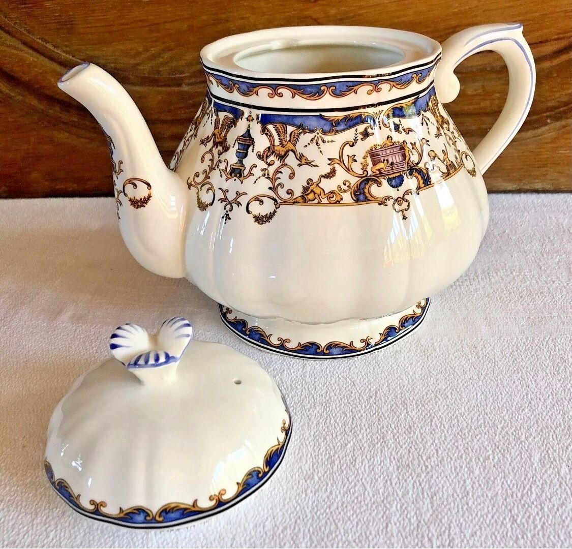 Gien teapot model children at the Dionysus press