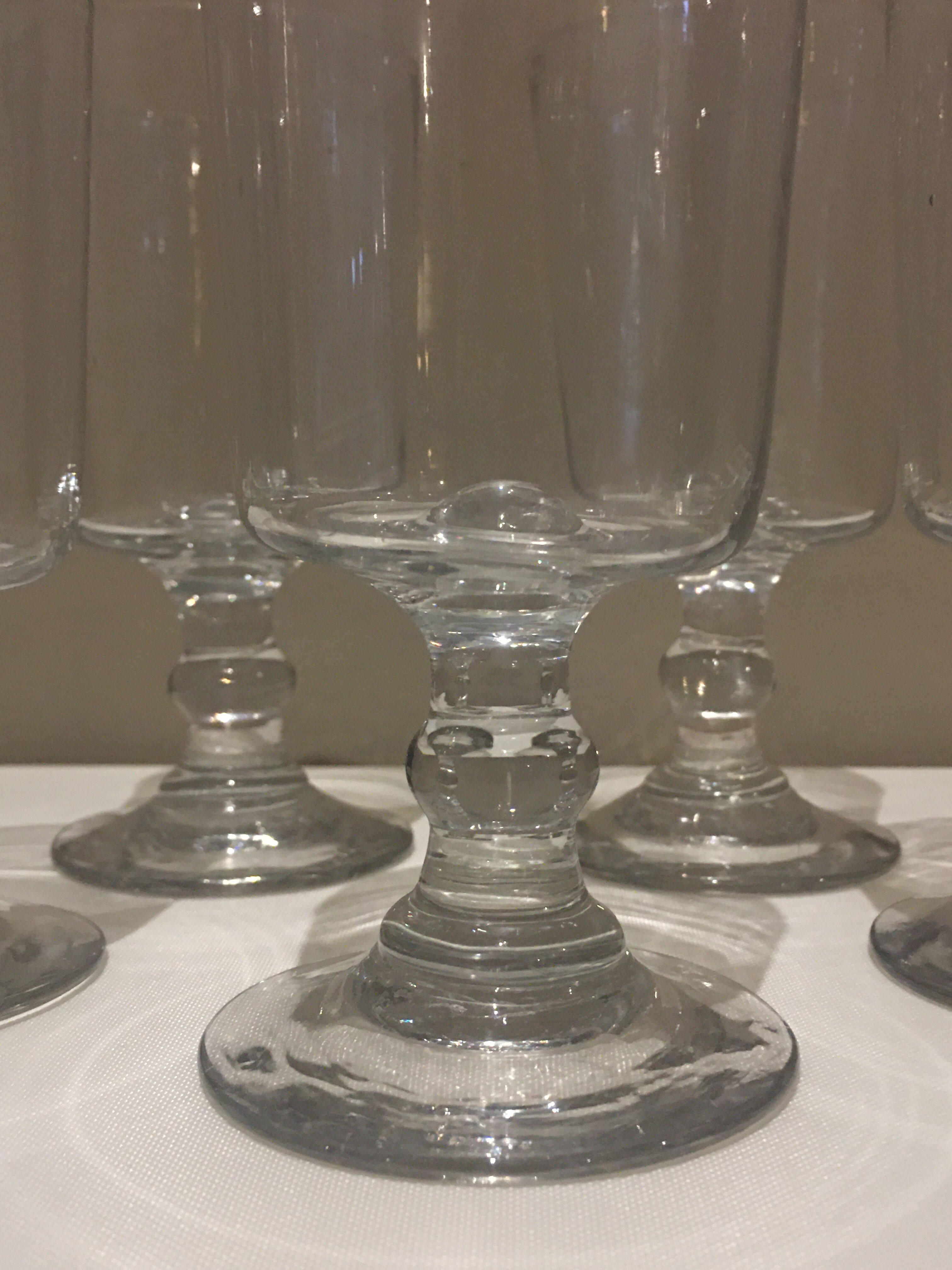Lot de verres en verre soufflé