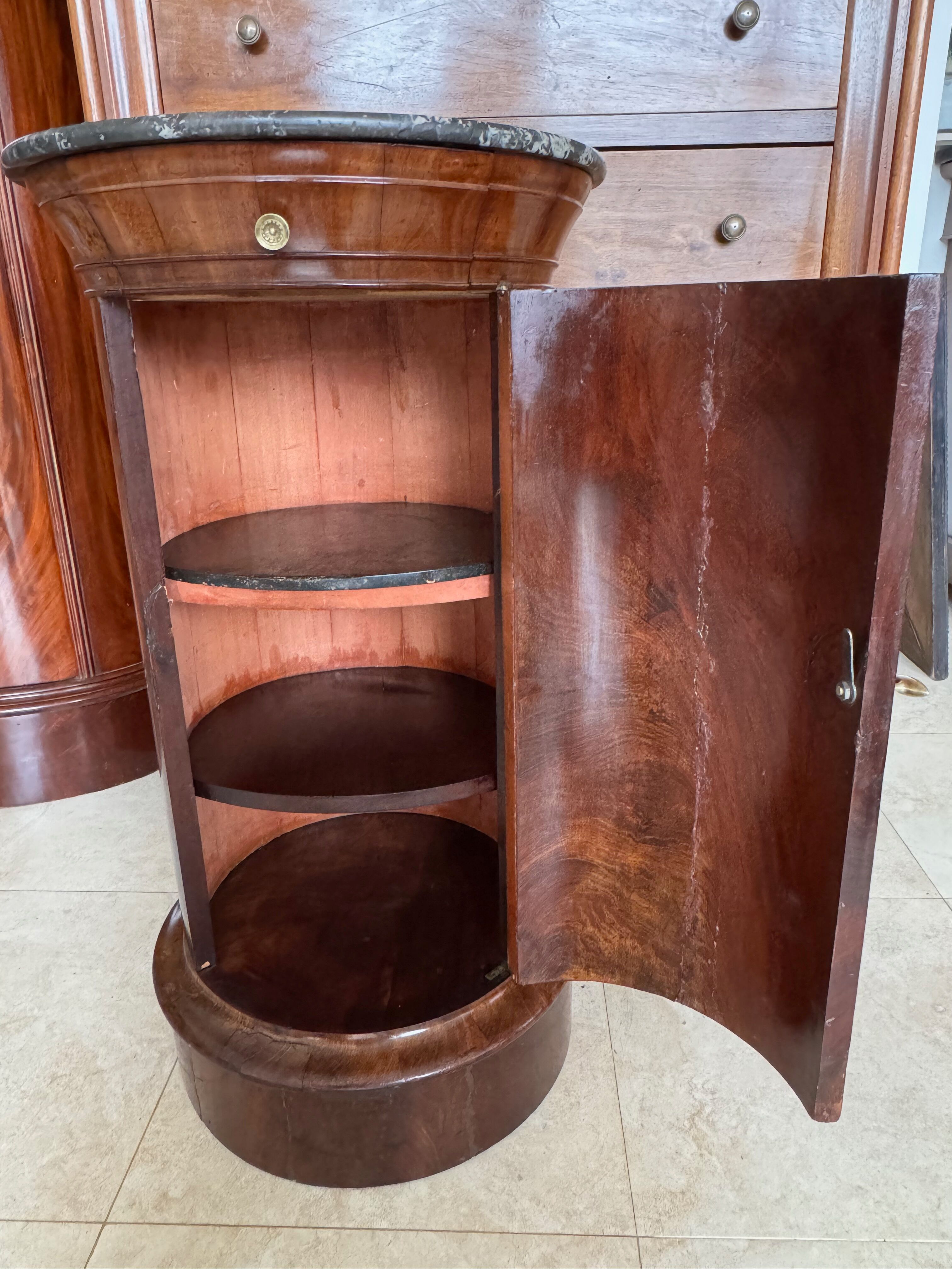 Rare Somno with drawer, Empire period Cuban mahogany and superb grooved marble.