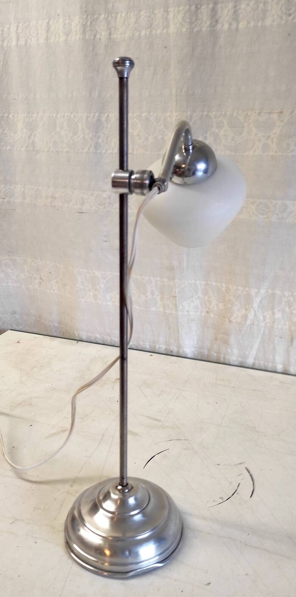 Articulated table lamp in chrome brass and opaline - mid 20th century.