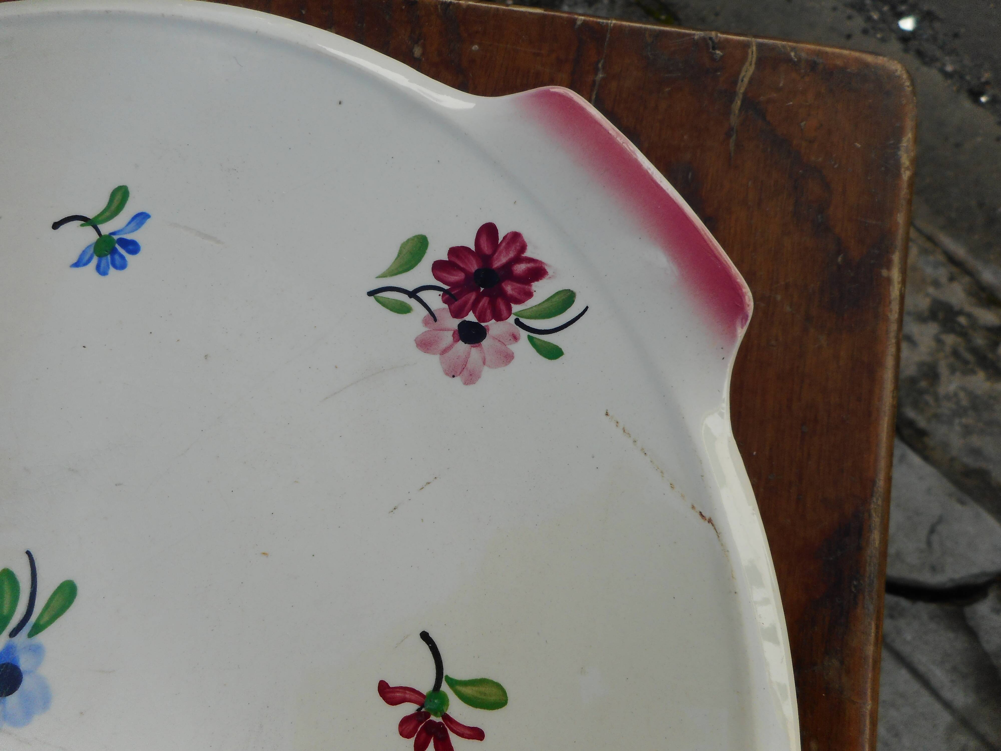 Cake earthenware dish