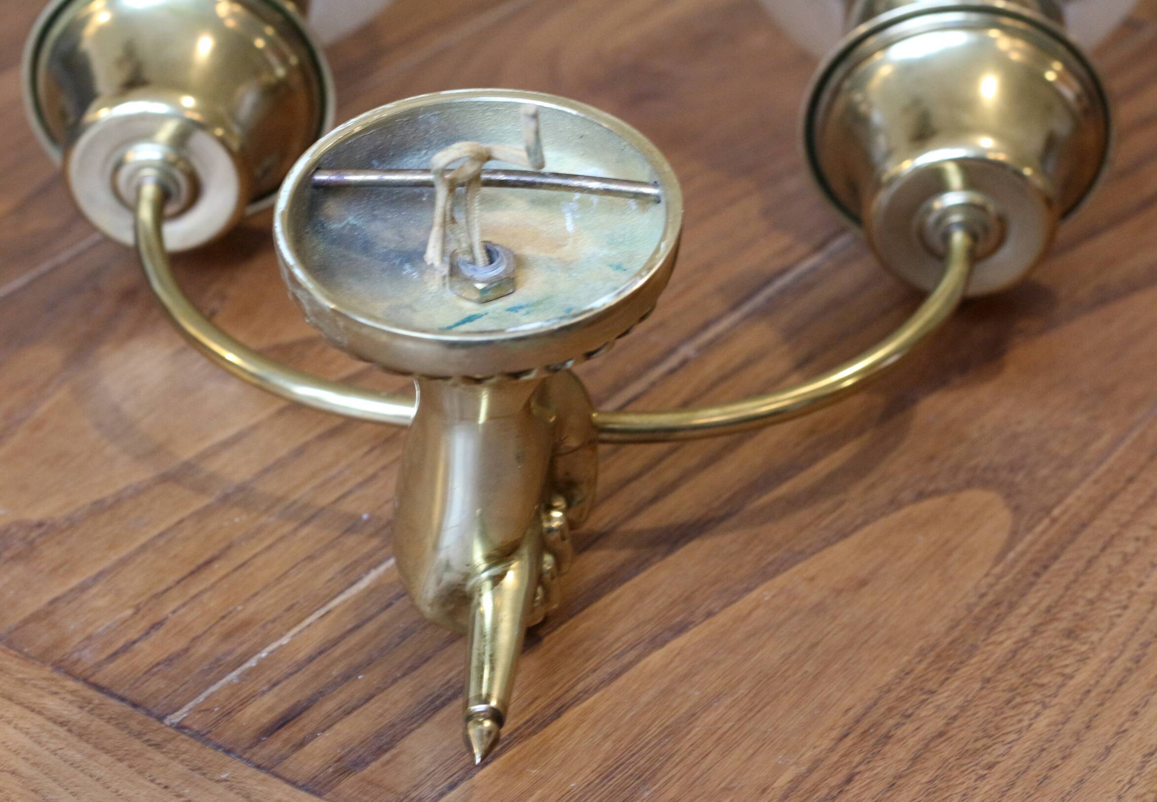 Applique en laiton ART DECO, deux globes en verre