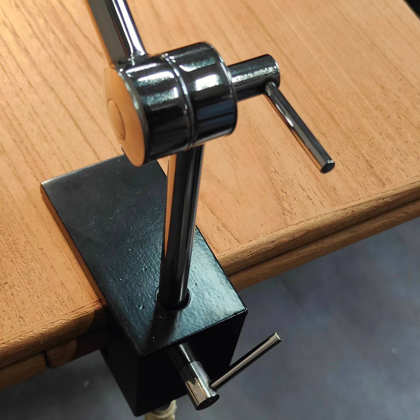 Vise lamp restored by Jan Suchan for Elektrosvit Czech Republic