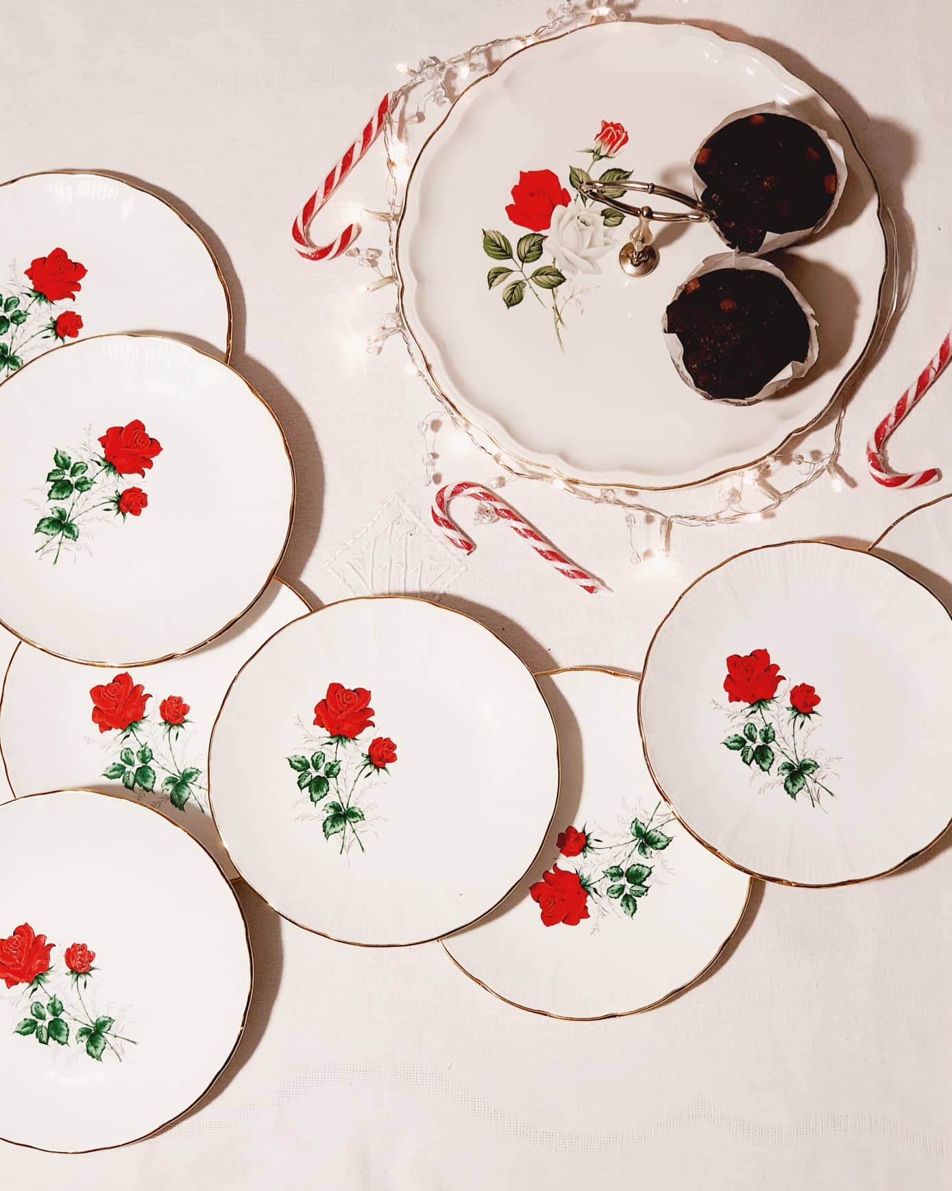 Dessert plates Claudia Amandinoise and vintage mandiant