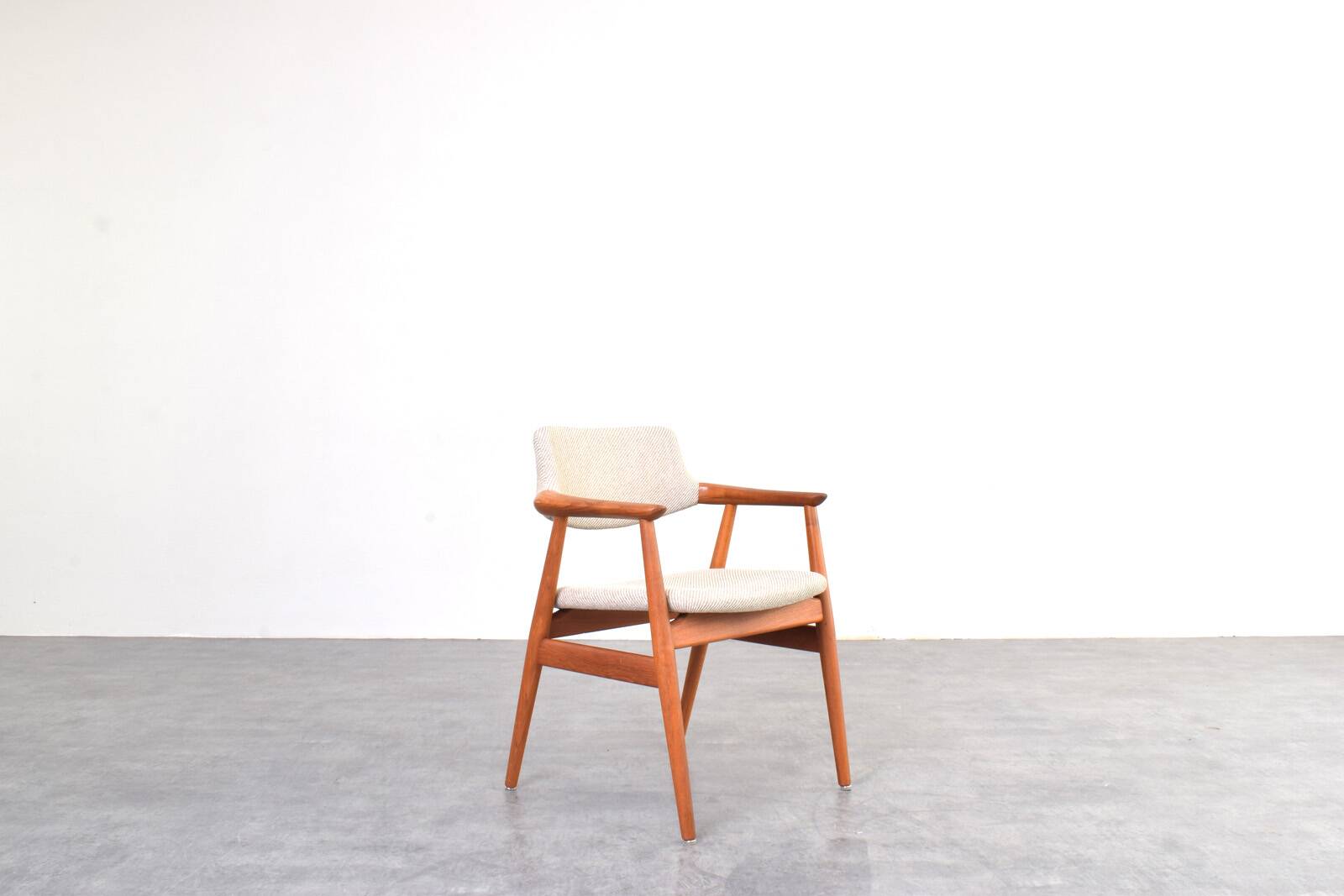 Mid-Century Danish Teak Chair by Svend Åge Eriksen for Glostrup, 1960s.