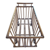 Old folding bed for baby by dodo baby, a french brand from the 1980s.