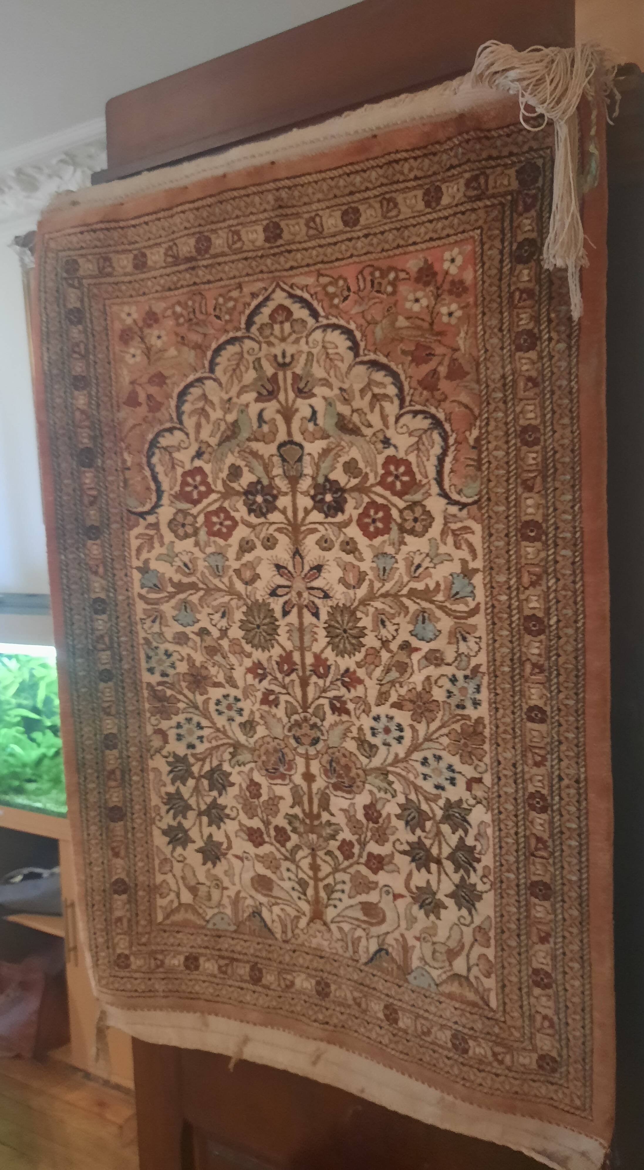 Fine wool and silk carpet