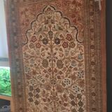 Fine wool and silk carpet