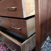 Commode scandinave à trois tiroirs en chêne pieds compas