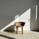 Chaise quadripode assise ronde à petit dossier en manguier naturel monoxyle