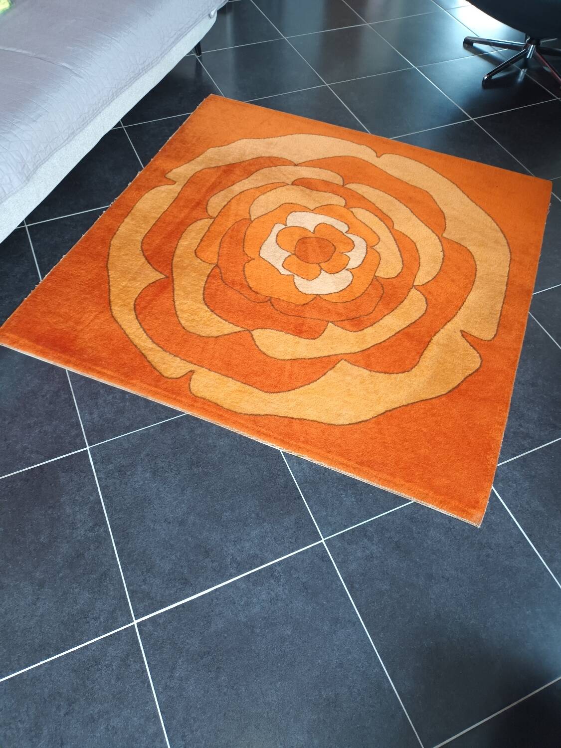 Vintage 1970 Space Age rug