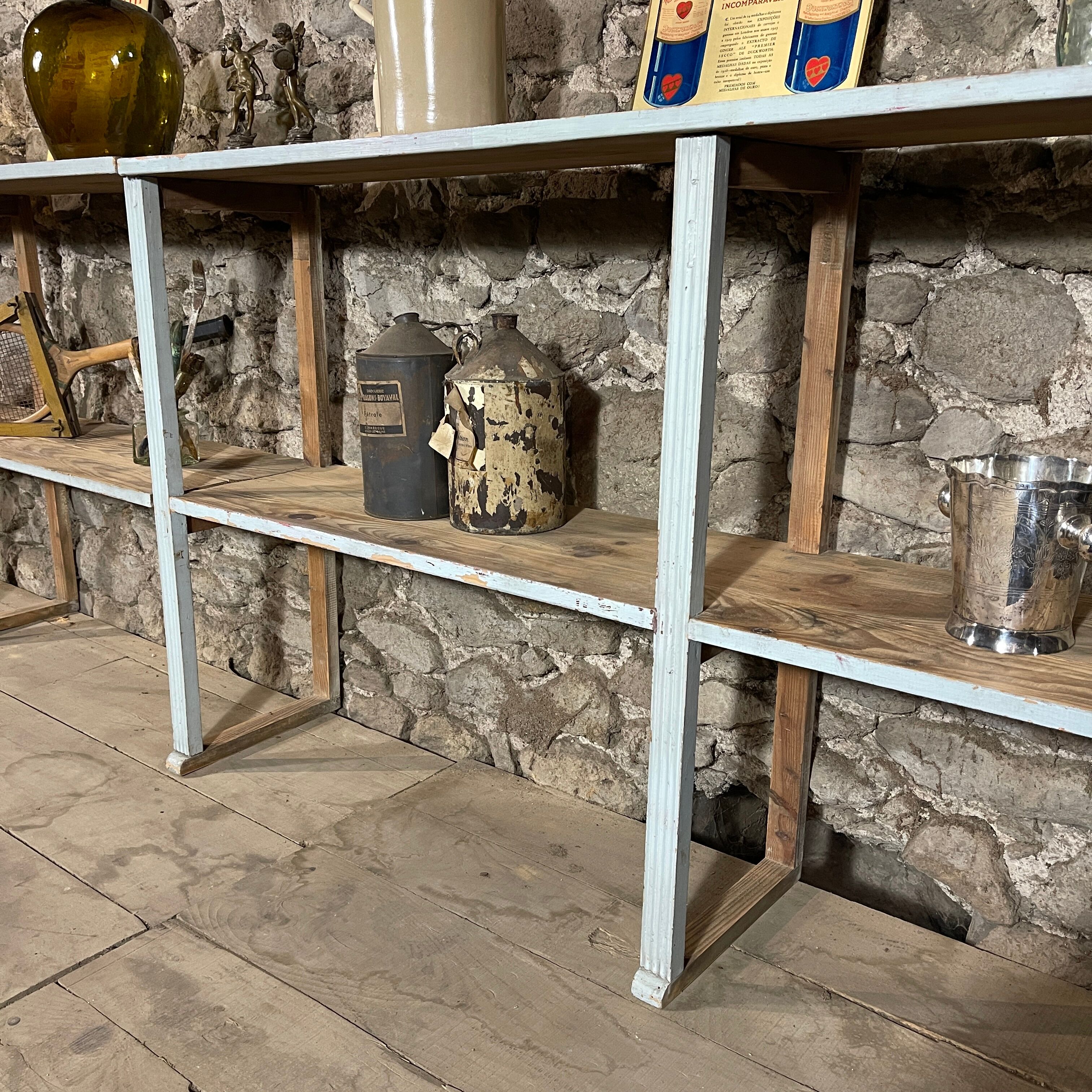 Commercial shelf
