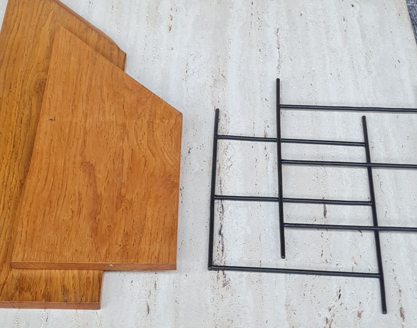 String corner wall shelf