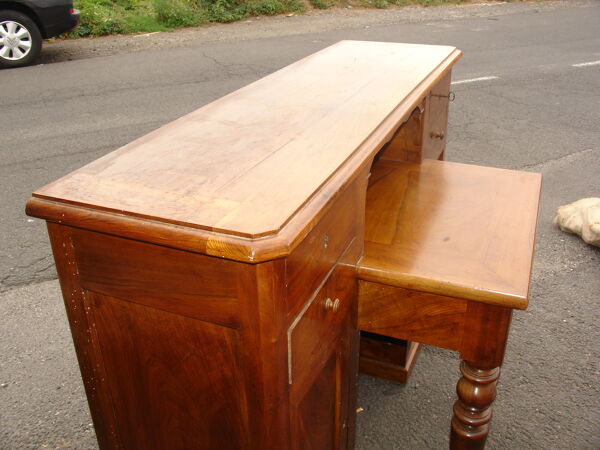 Bureau en noyer époque Louis Philippe