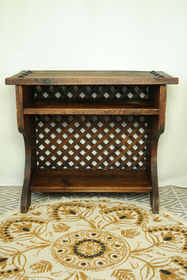 Meuble d'appoint en sapin campagnard ancien