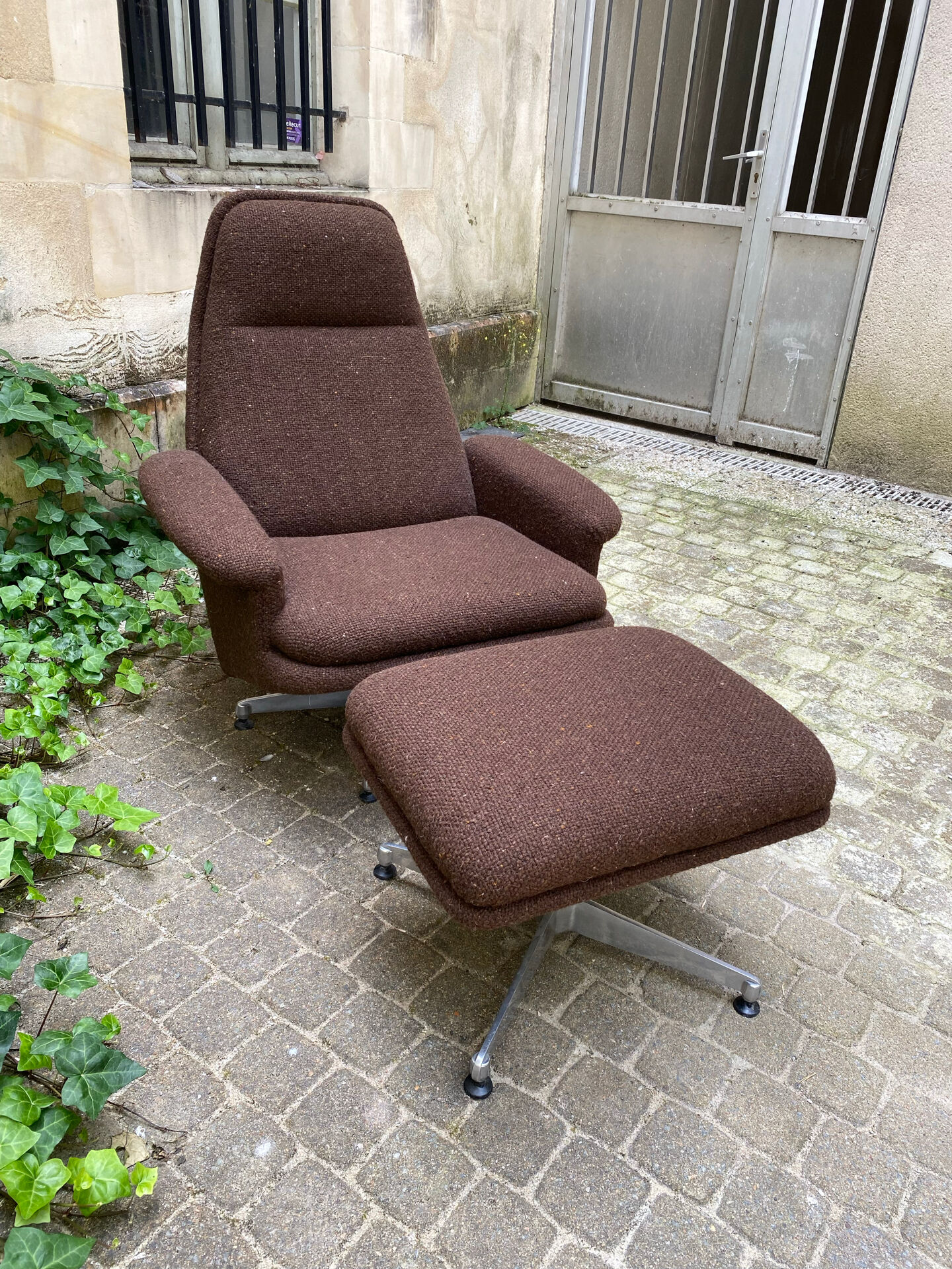 Fauteuil lounge et son ottoman de 1950