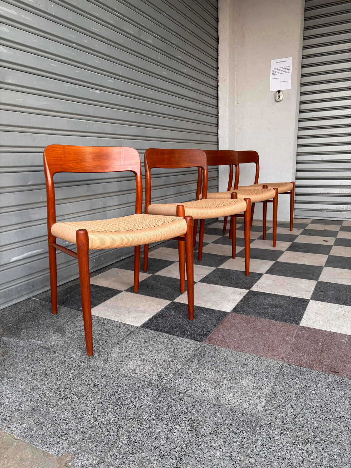 Moller 75 chairs