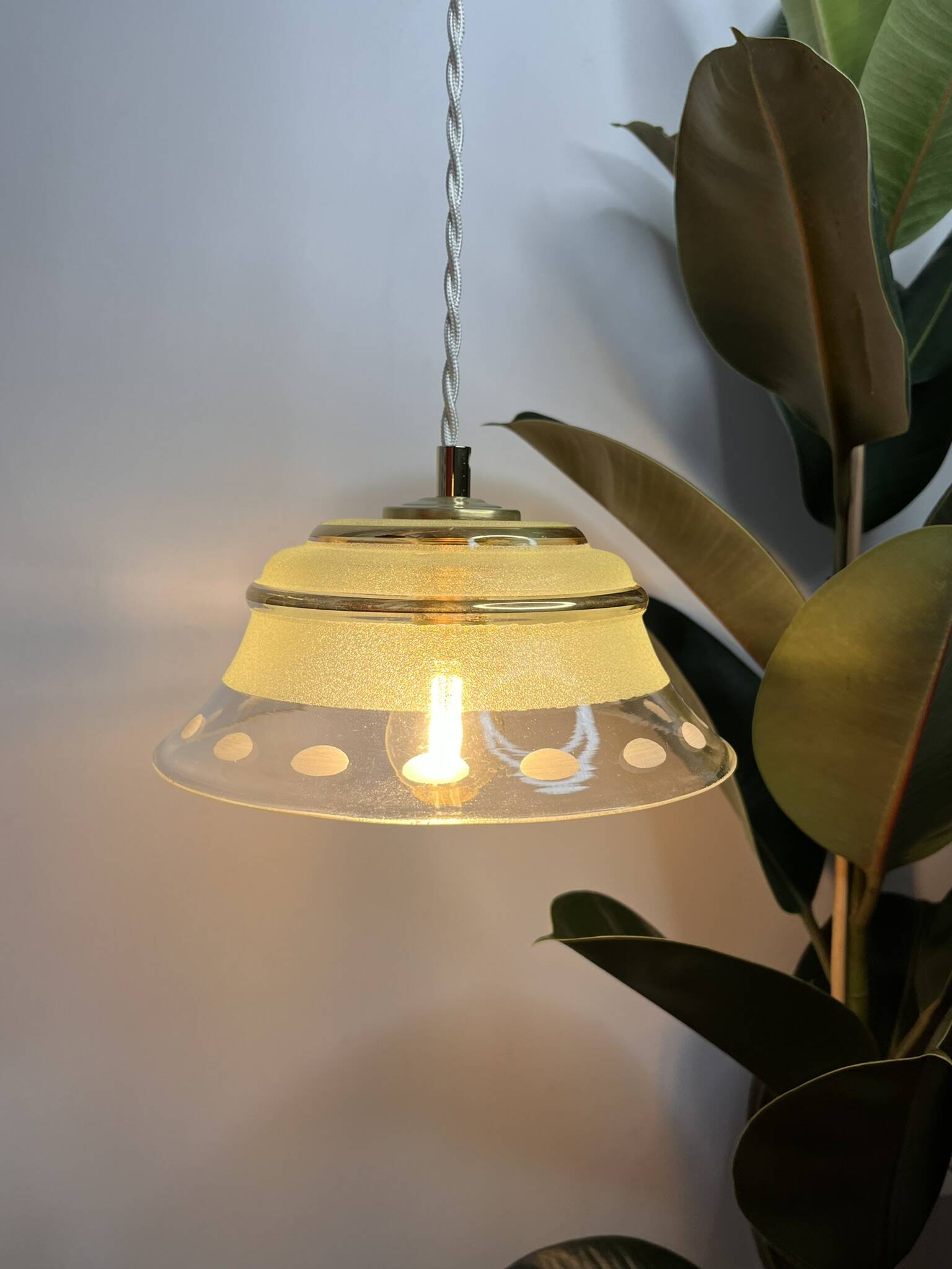 Suspension in green granite glass and transparent glass - gold edging