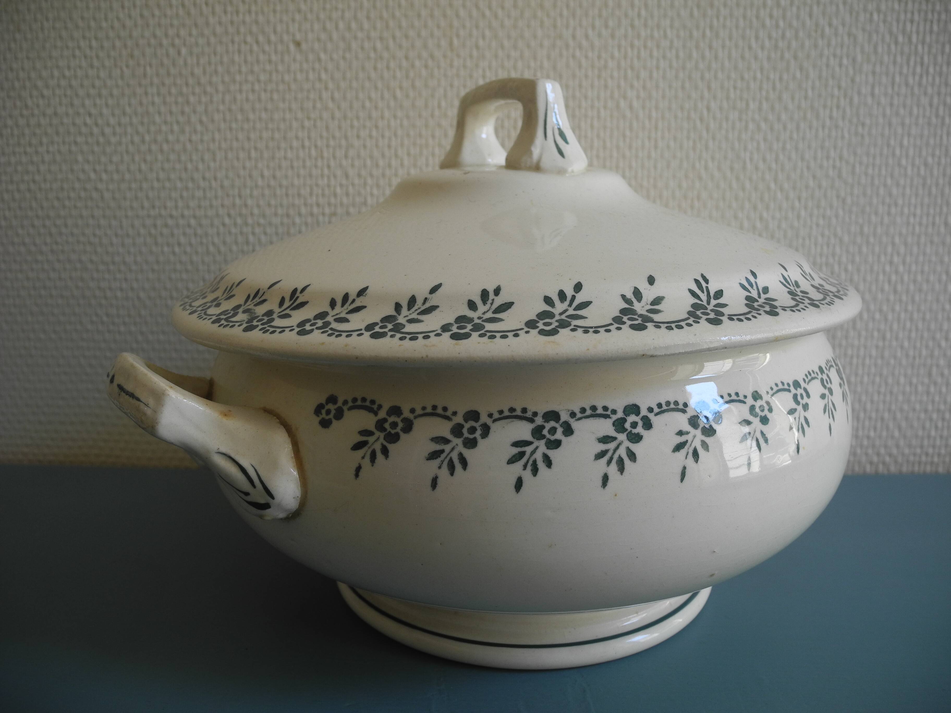 ancien légumier soupière Terre Fer Choisy Roi antique french dish