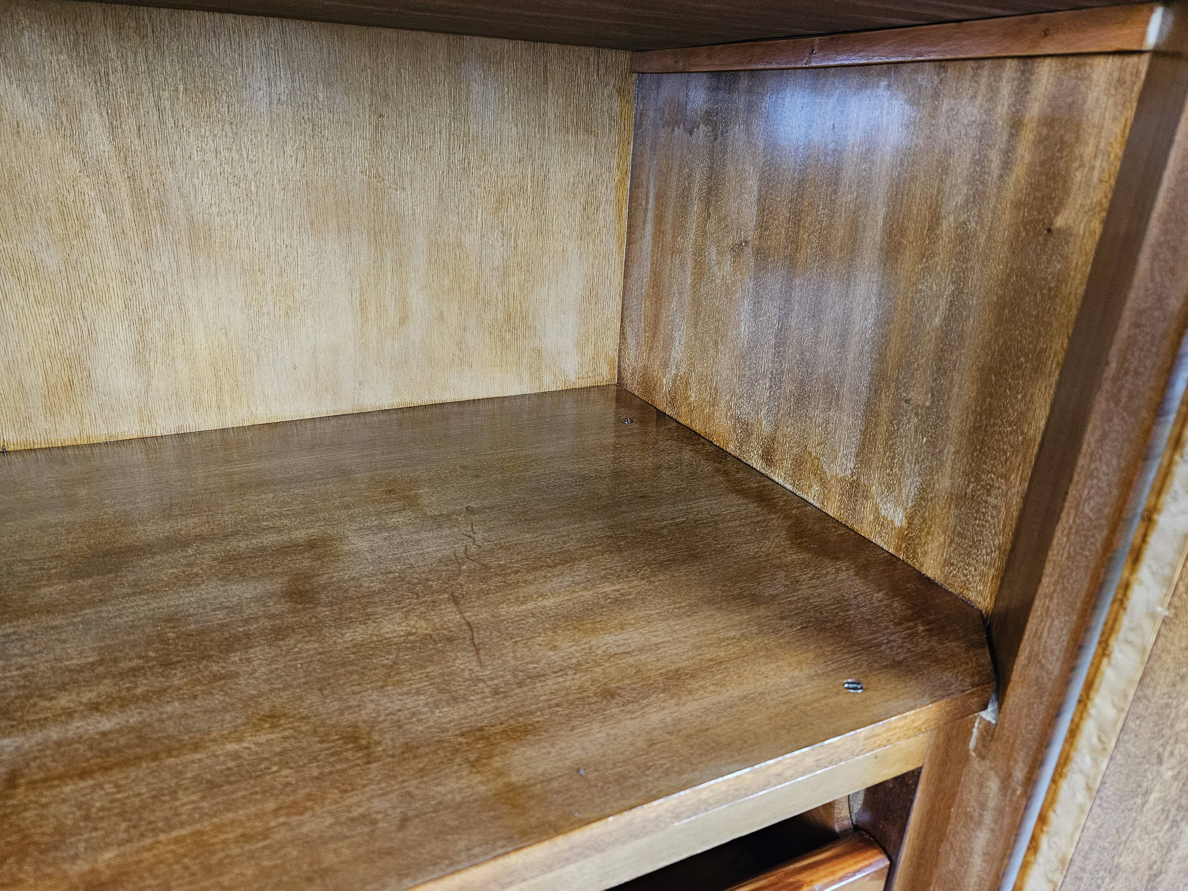 Art decò sideboard in thuja and walnut