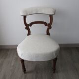 Vowel chair