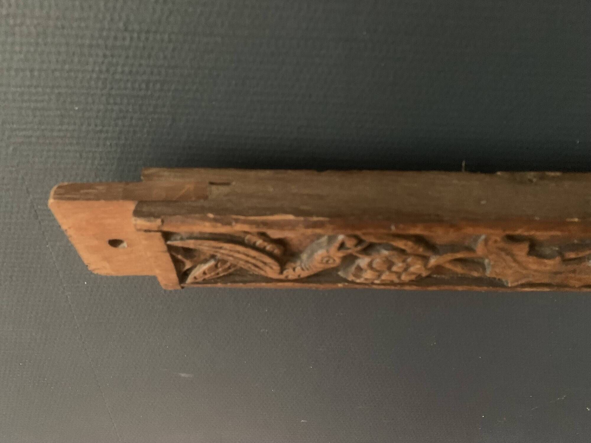 Haute époque wall frieze in carved walnut wood, 16th century