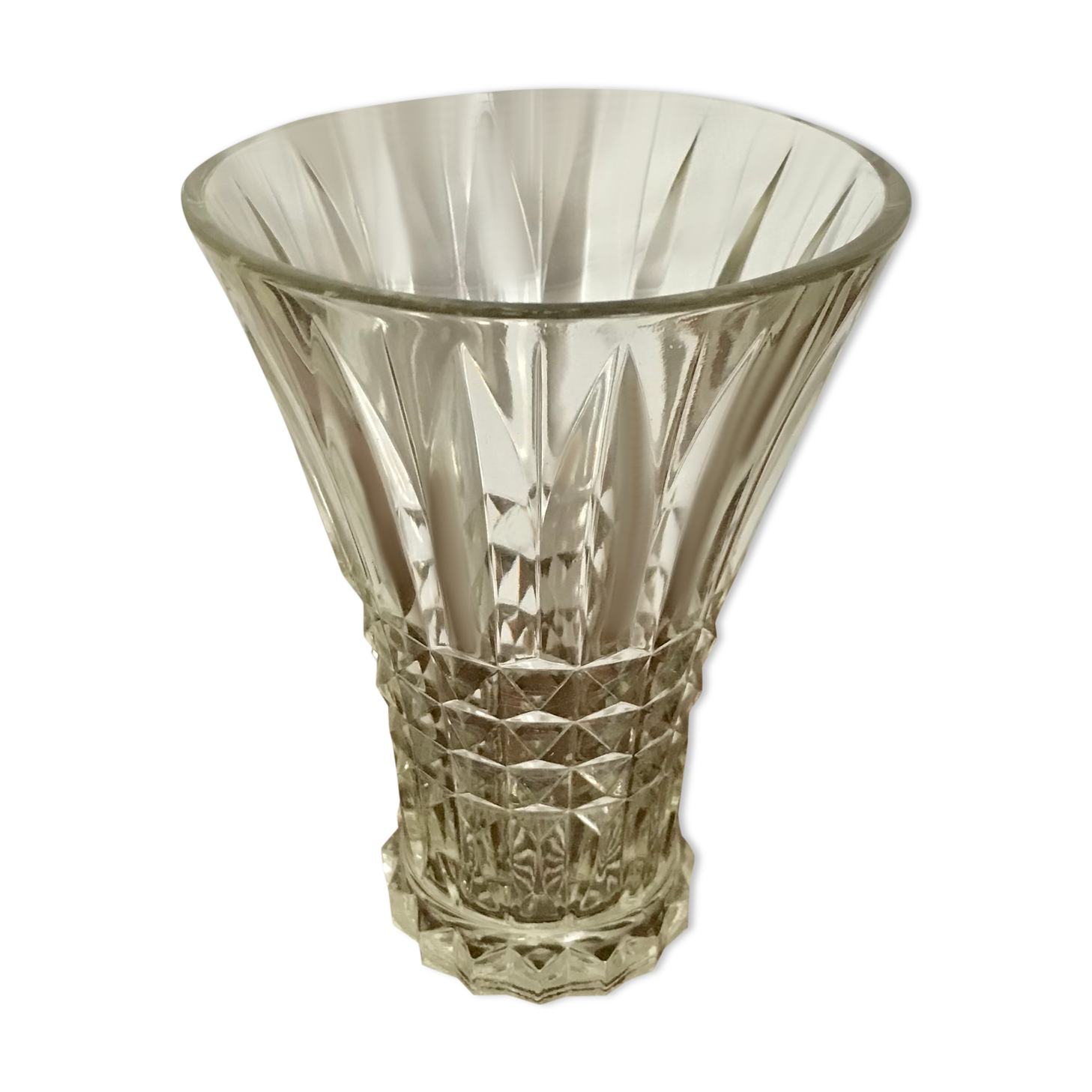 Art deco vase chiseled