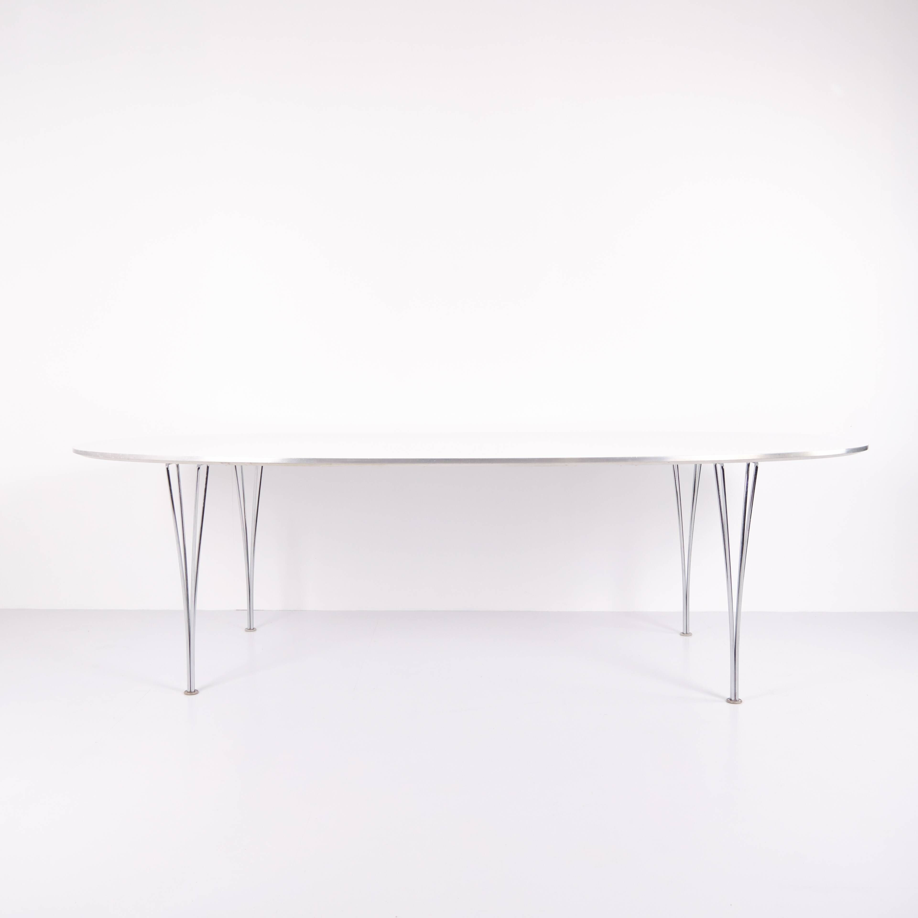 Super Ellipse dining table - Model B614 - white laminate - Piet Hein, Bruno Mathsson & Arne Jacobsen - Fritz Hansen