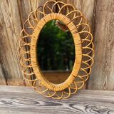 Vintage oval rattan mirror from the 60s/70s.