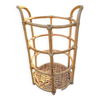 Wicker laundry basket