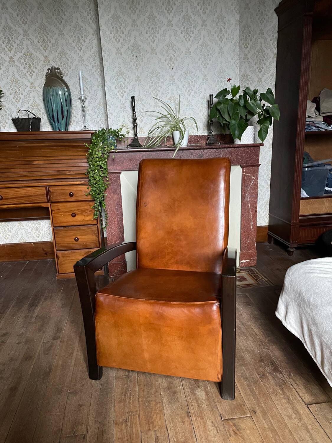 Leather and wood armchair from the 1930s - art deco - brown