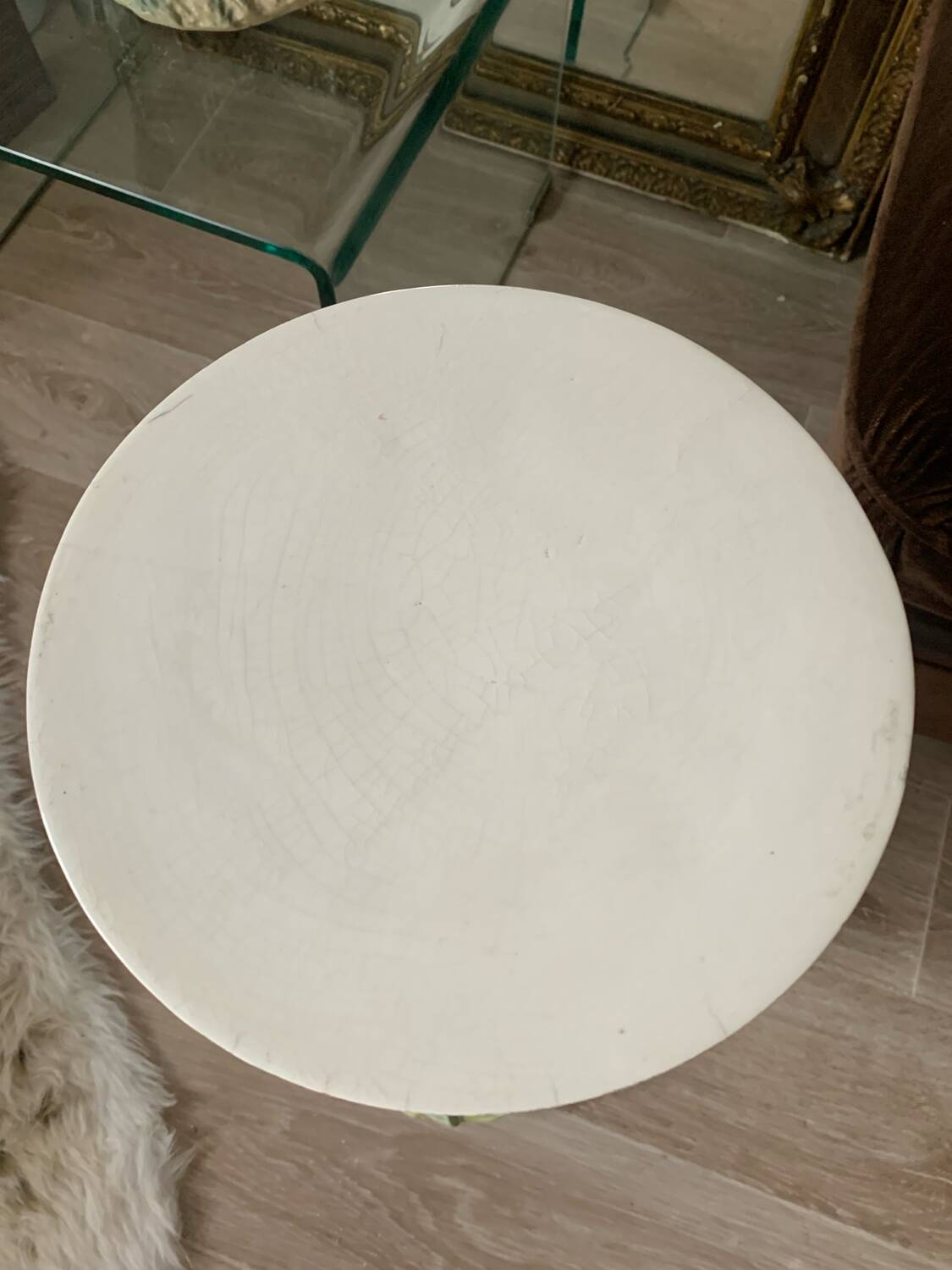 Ceramic pedestal column