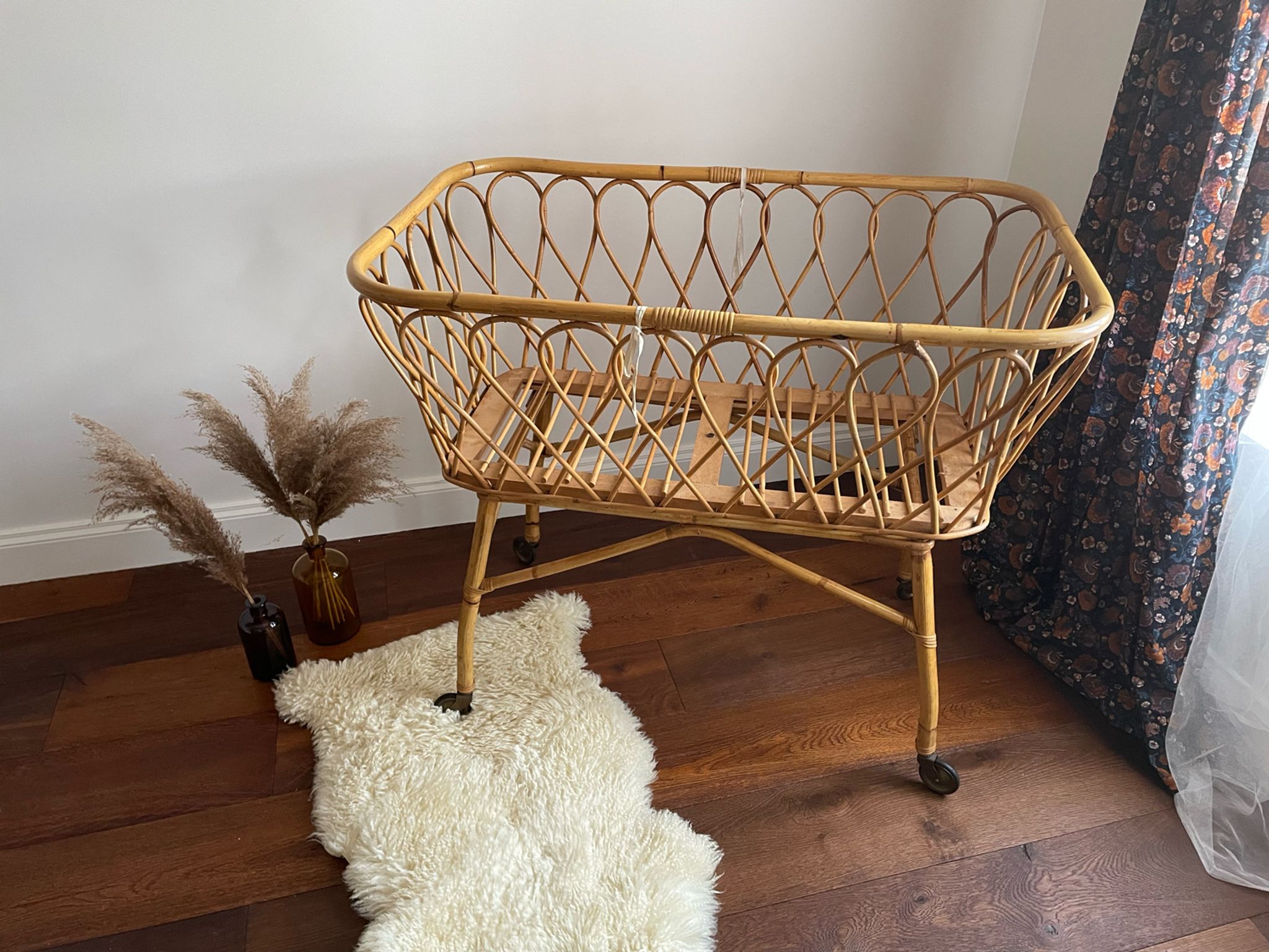 Berceau rotin vintage