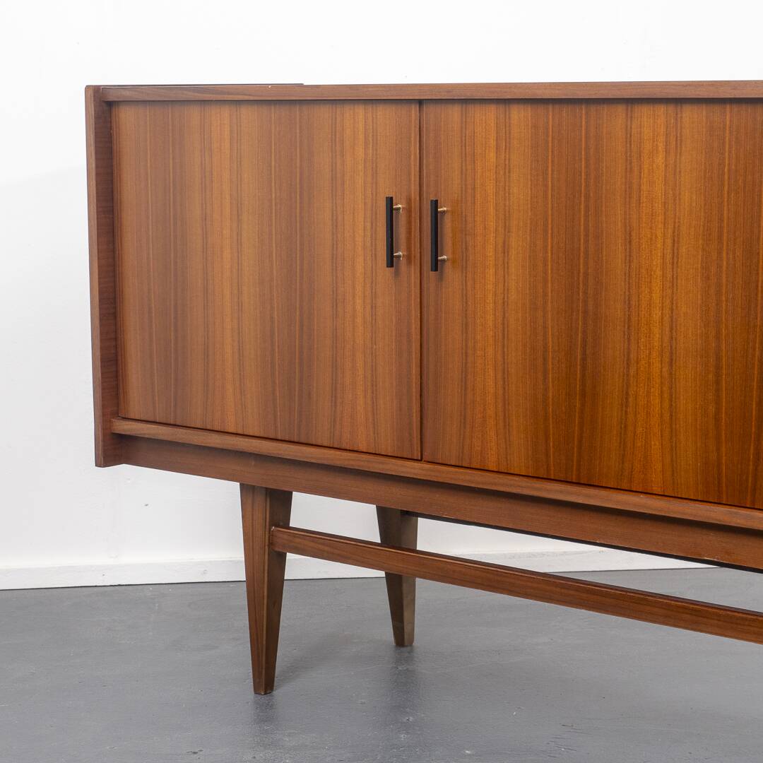 Enfilade années 50, bois de noyer, restaurée, 233cm