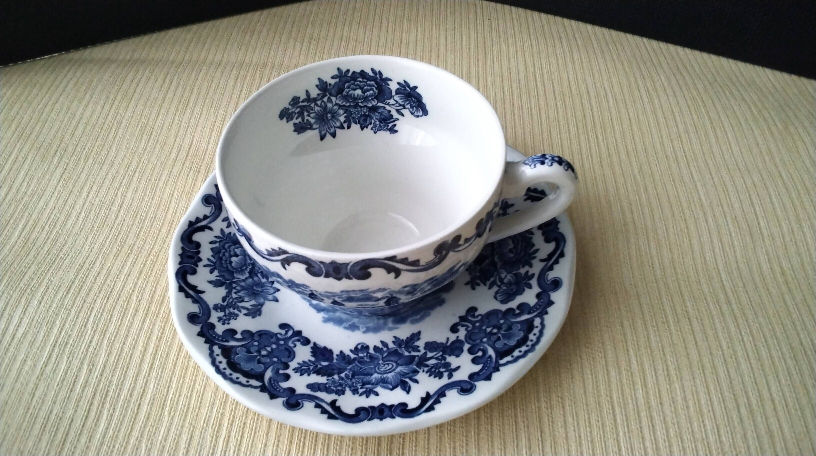 1 English porcelain tea cup Royal Homes of Britain