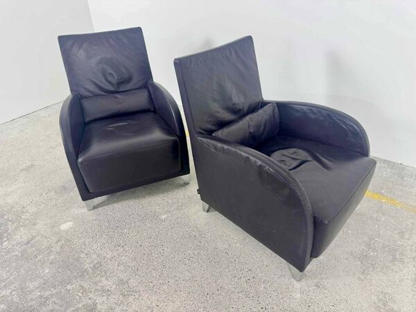 Paire Fauteuils club cuir aubergine Editeur Cinna