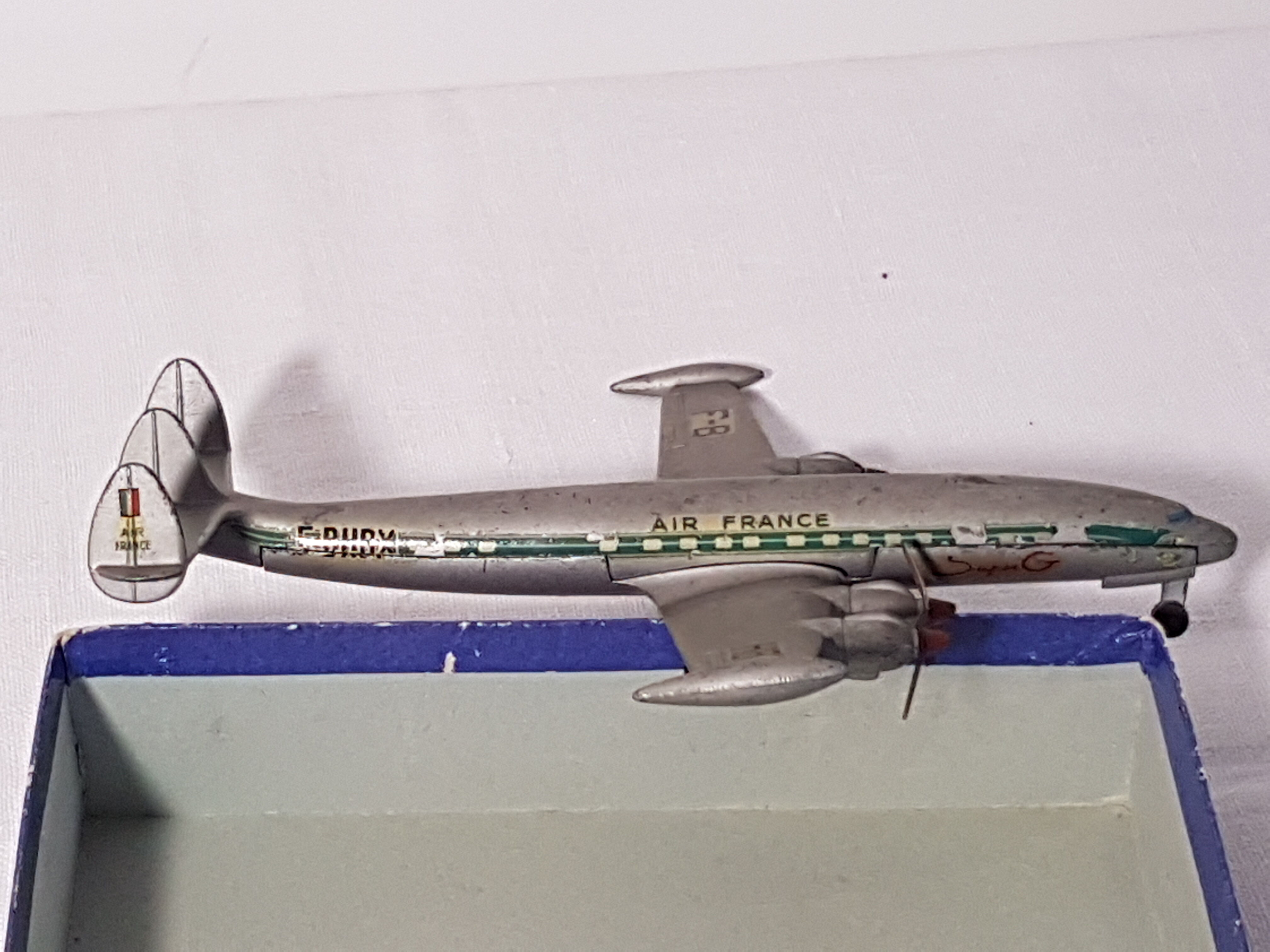 DINKY SUPERTOYS 60C "SUPER G CONSTELLATION" LOCKHEED
