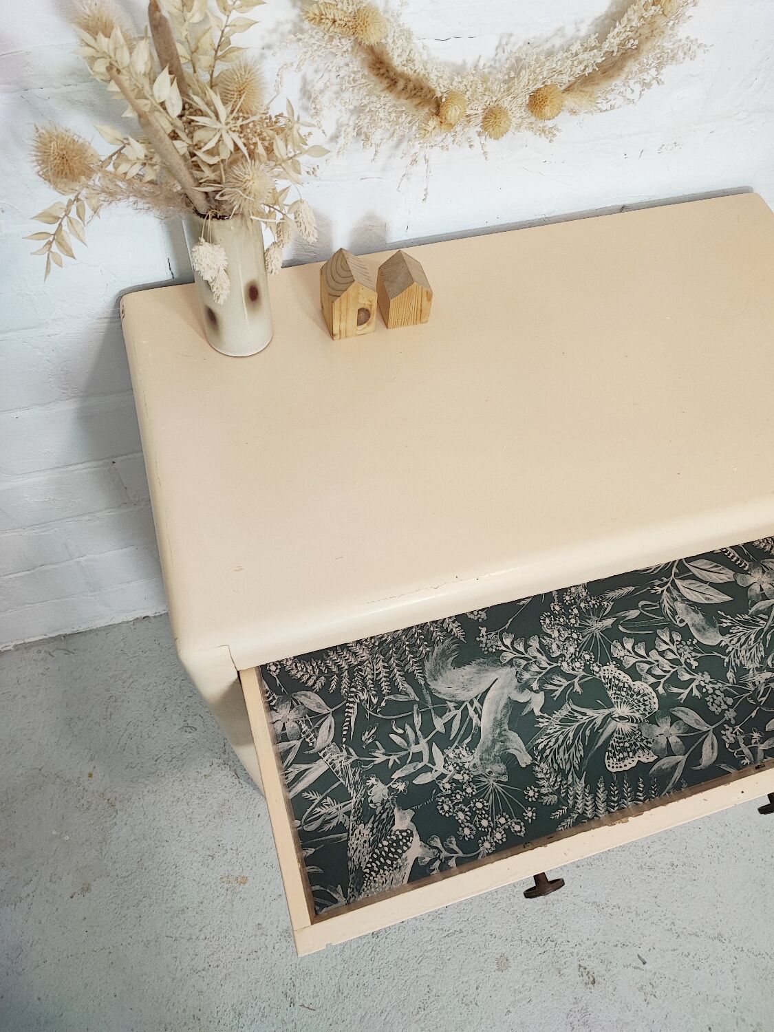 Vintage chest of drawers