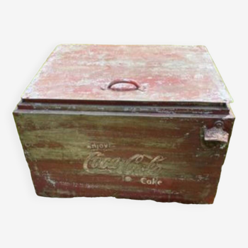 Vintage Coca-Cola chest in very good condition