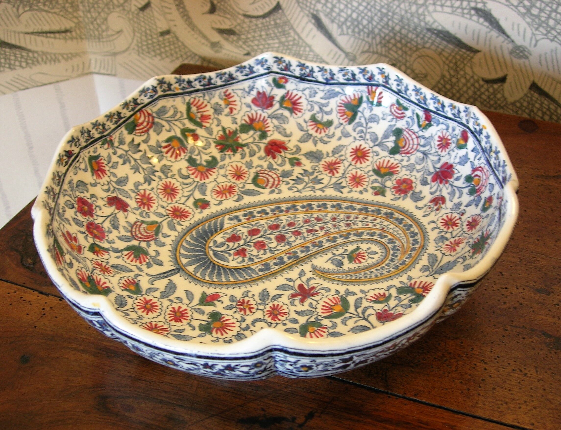 Dish in Gien earthenware
