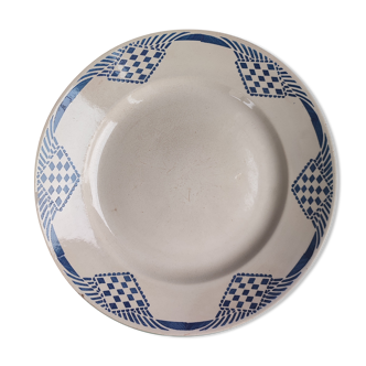 Plat ancien porcelaine Moulins des loups