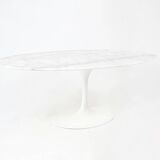 Oval dining table by Eero Saarinen for Knoll International, 1960s.